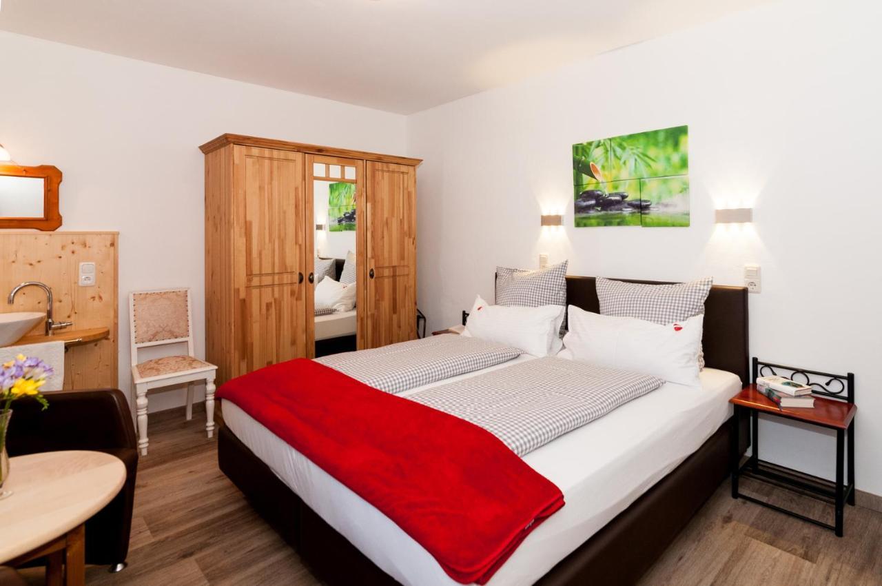 Hotel Effland Mit Innenpool Und Sauna 1 Stunde Zur Privatnutzung Pro Tag Байрішцель Екстер'єр фото