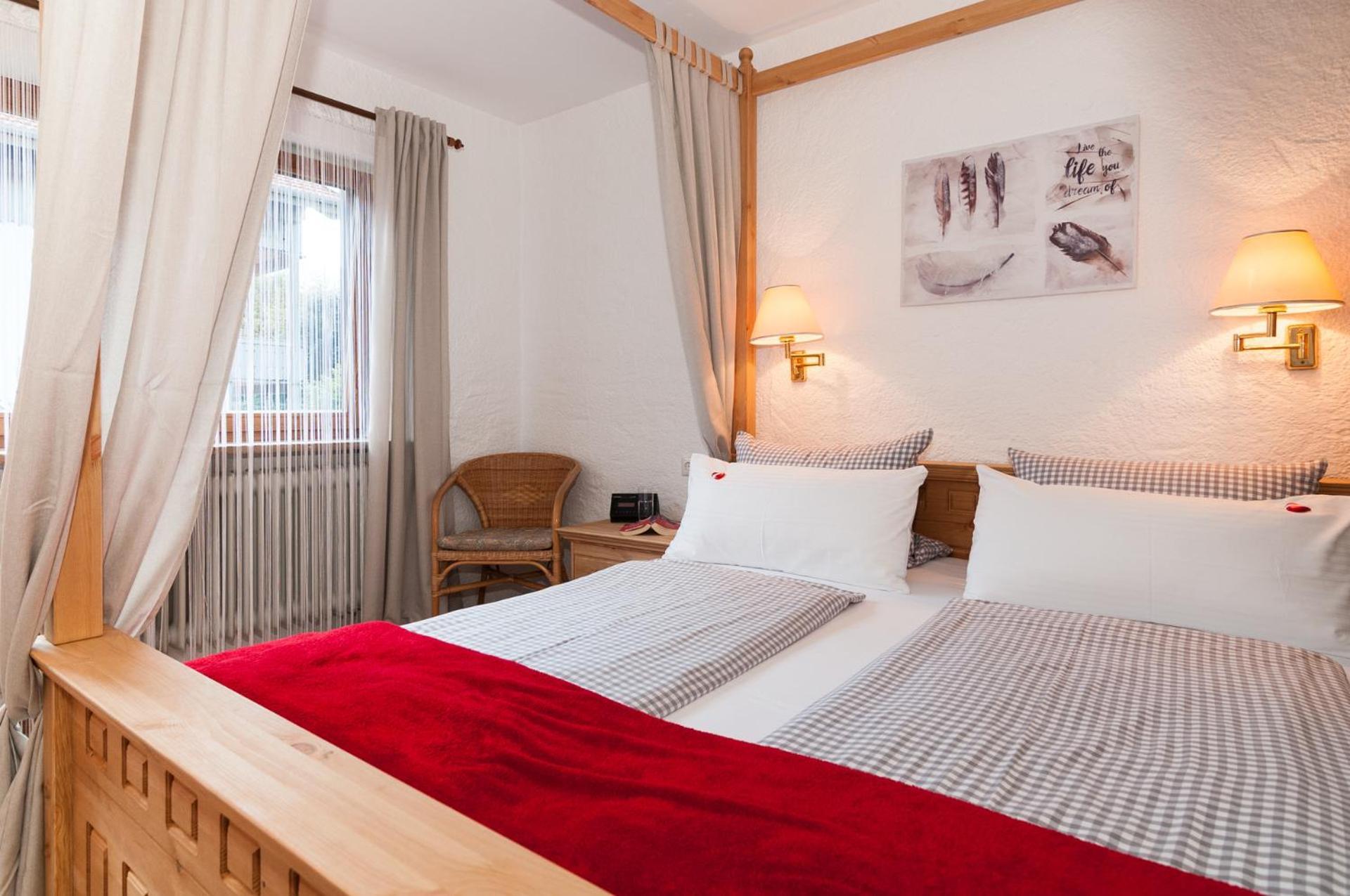 Hotel Effland Mit Innenpool Und Sauna 1 Stunde Zur Privatnutzung Pro Tag Байрішцель Екстер'єр фото